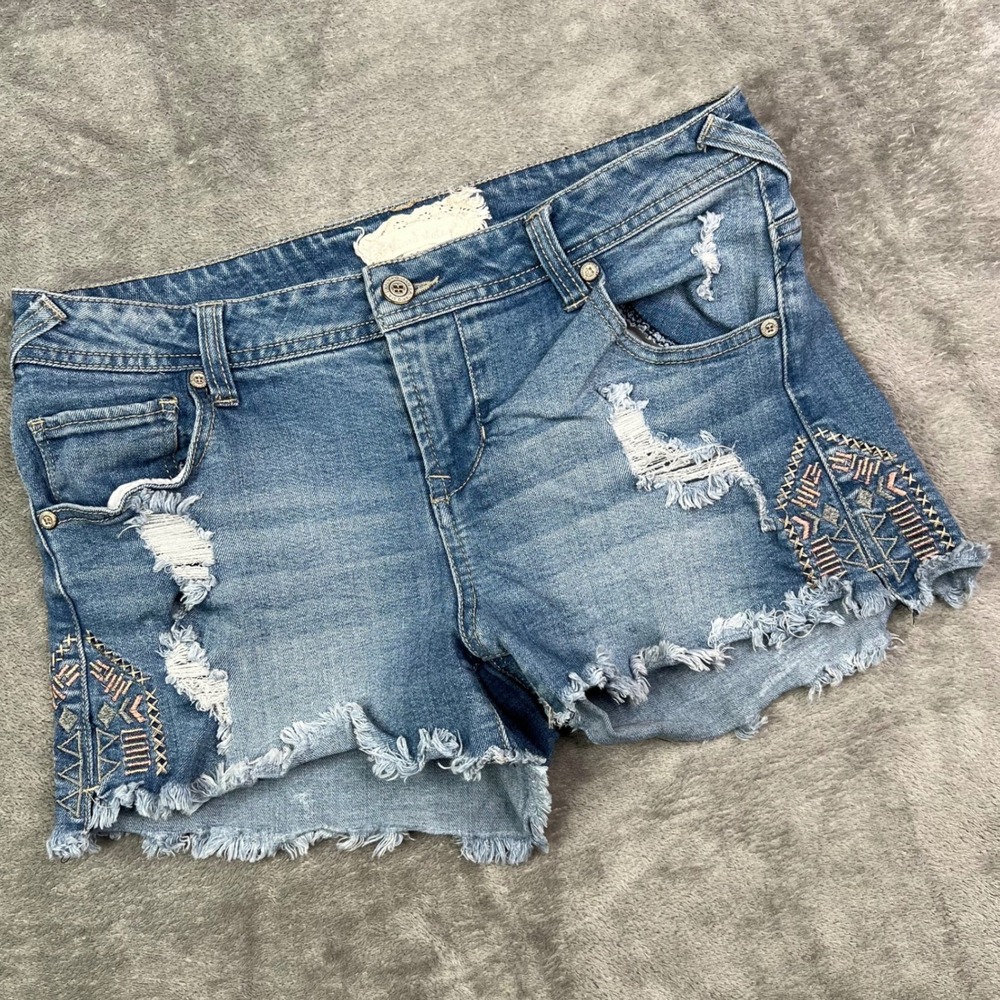 Altar'd State Osaka Wash Shorts Womens 27/5 Blue Distressed Stretch Embroidered‎
